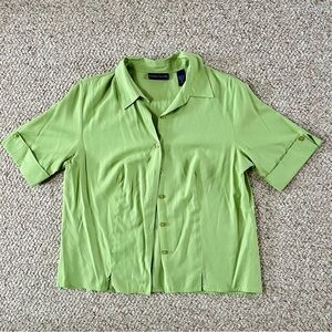 Karen Scott green button up with a collar and short sleeves
